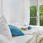 Stay U-Nique Apartments Provenca